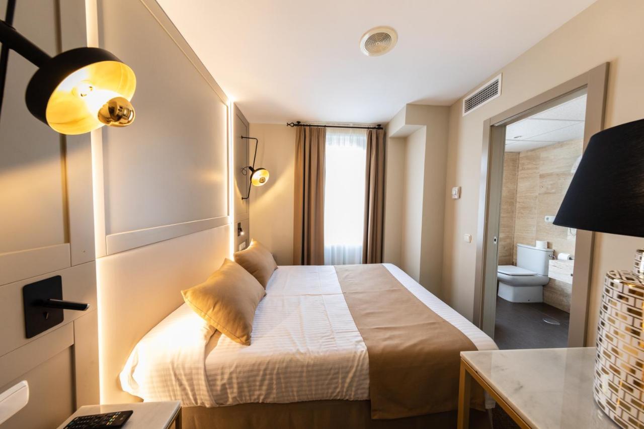 Single Room,758550709:JPEG