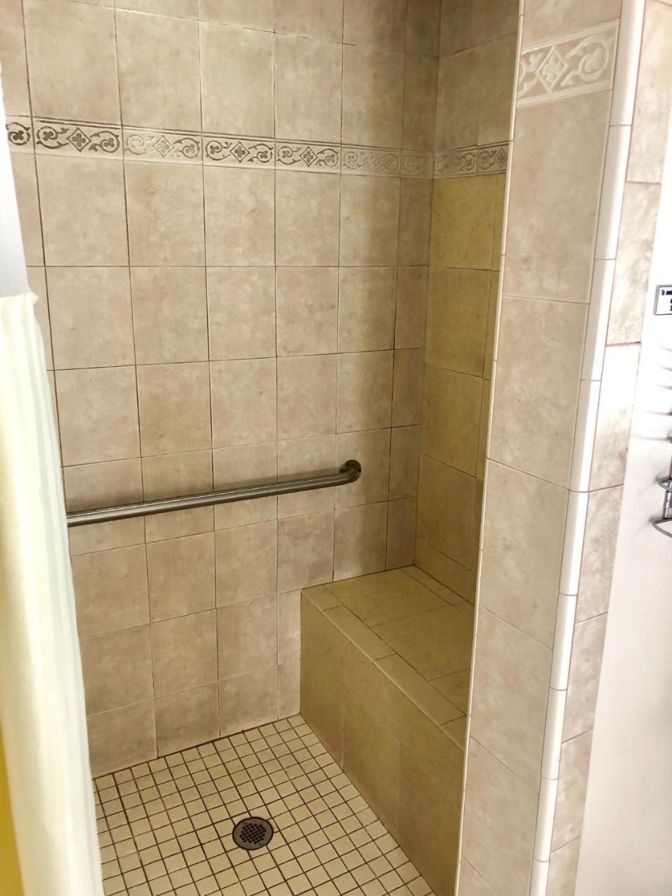 Queen Room - Disability Access