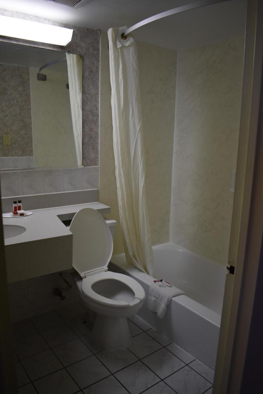 Double Room with Two Double Beds - Smoking