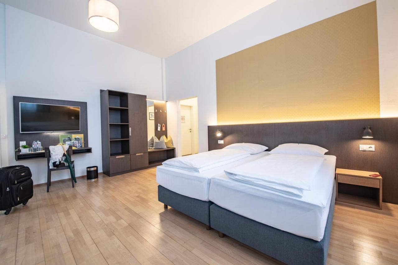 Dreibettzimmer