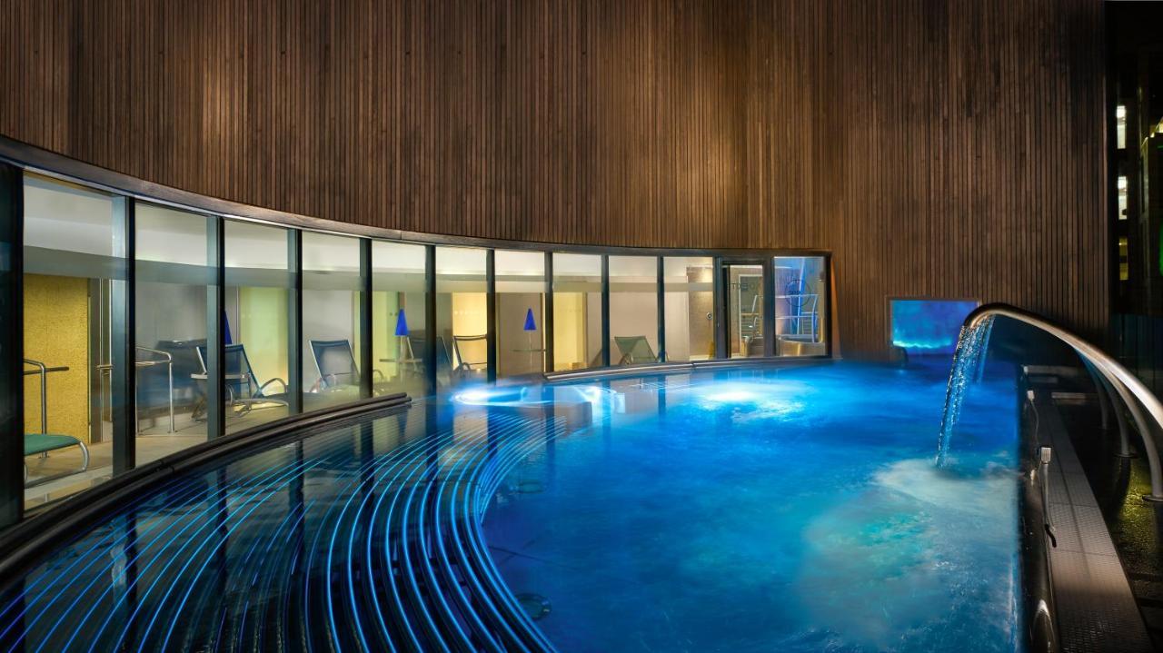 Sheraton Suite mit 1 Kingsize-Bett und Zugang zum Spa sowie zur Lounge