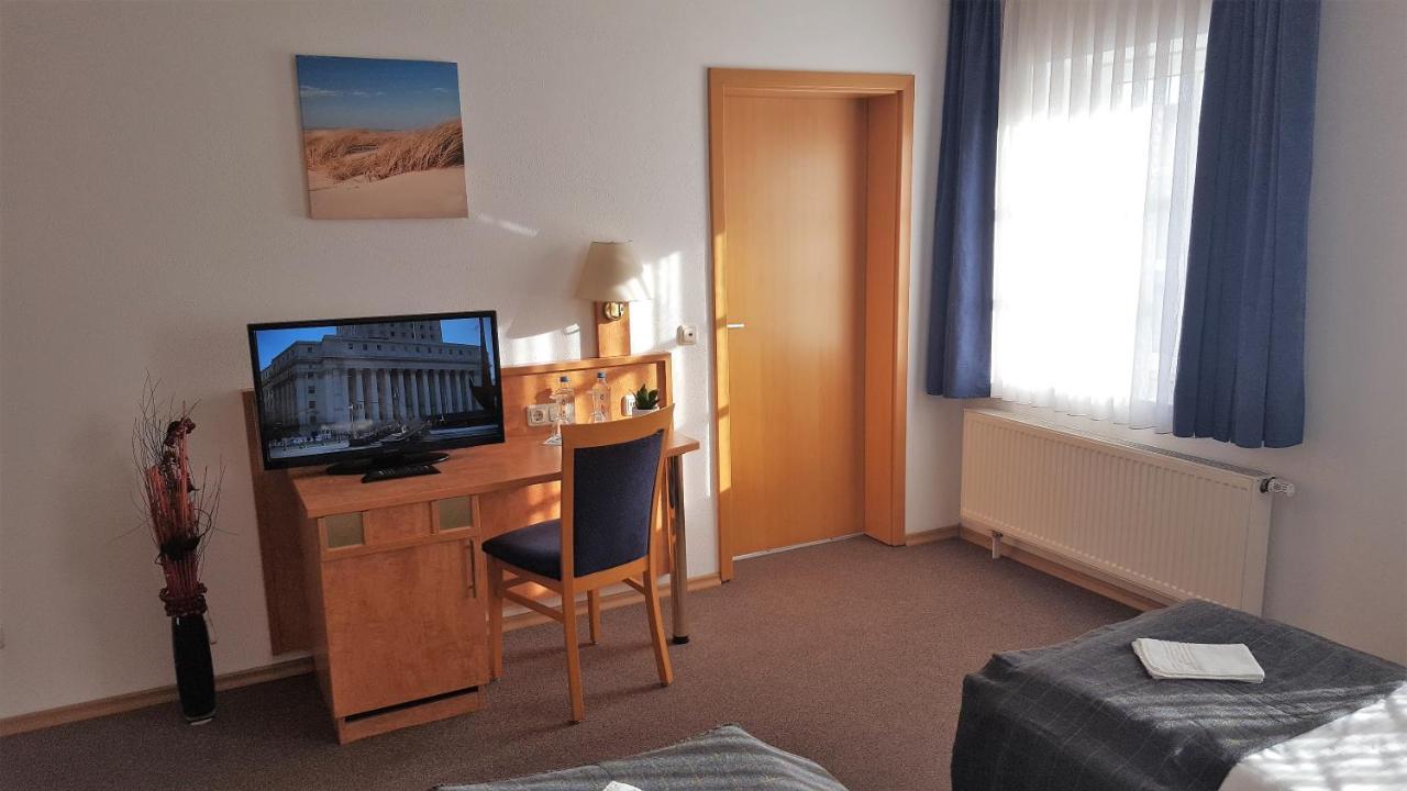 Doppel- oder Zweibettzimmer