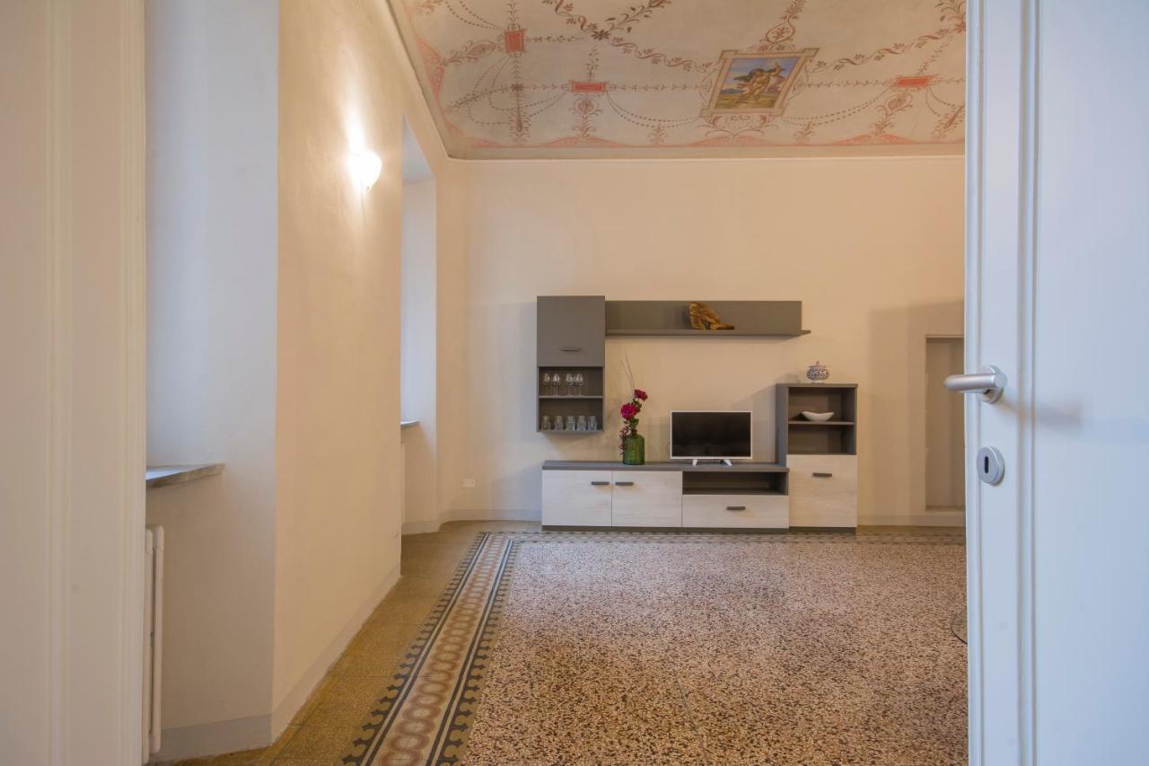 Apartment with Garden View