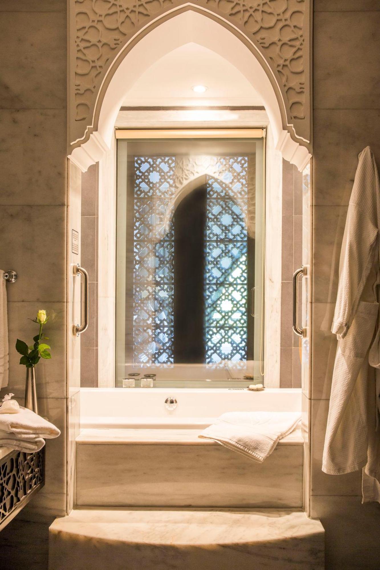 Villa mit Zugang zum Royal Lagoon Pool, Minibar mit kostenlosen Softdrinks – täglich in der Villa Frühstück & Butlerservice