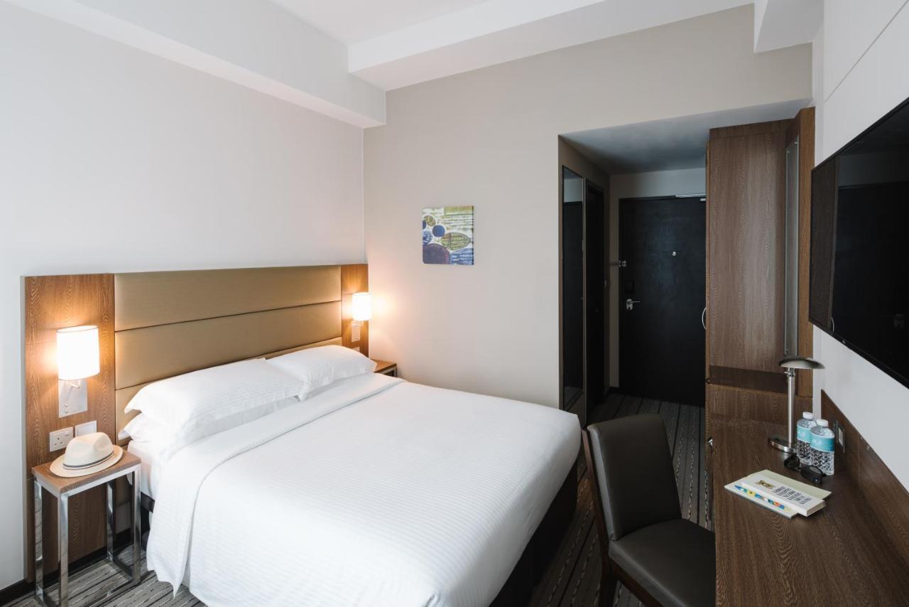 Quarto Superior com 1 Cama Queen-Size.