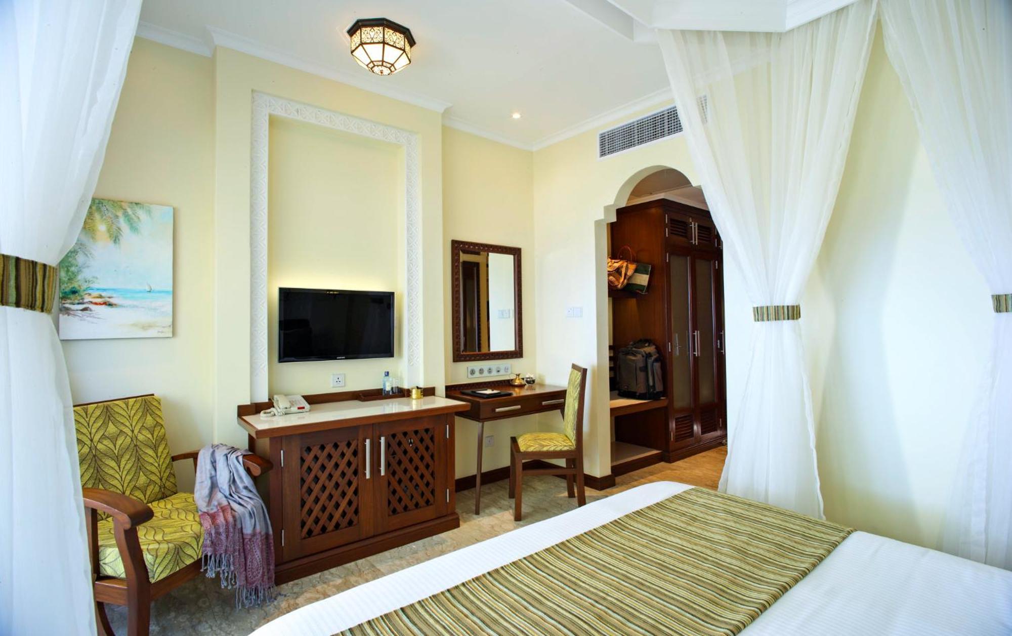 Zimmer mit Queensize-Bett – Meerseite