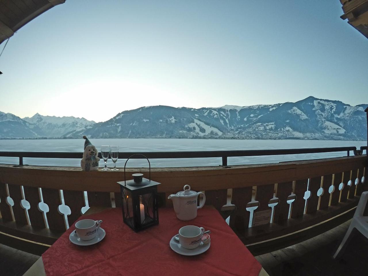 Doppelzimmer mit Zustellbett und Seeblick
