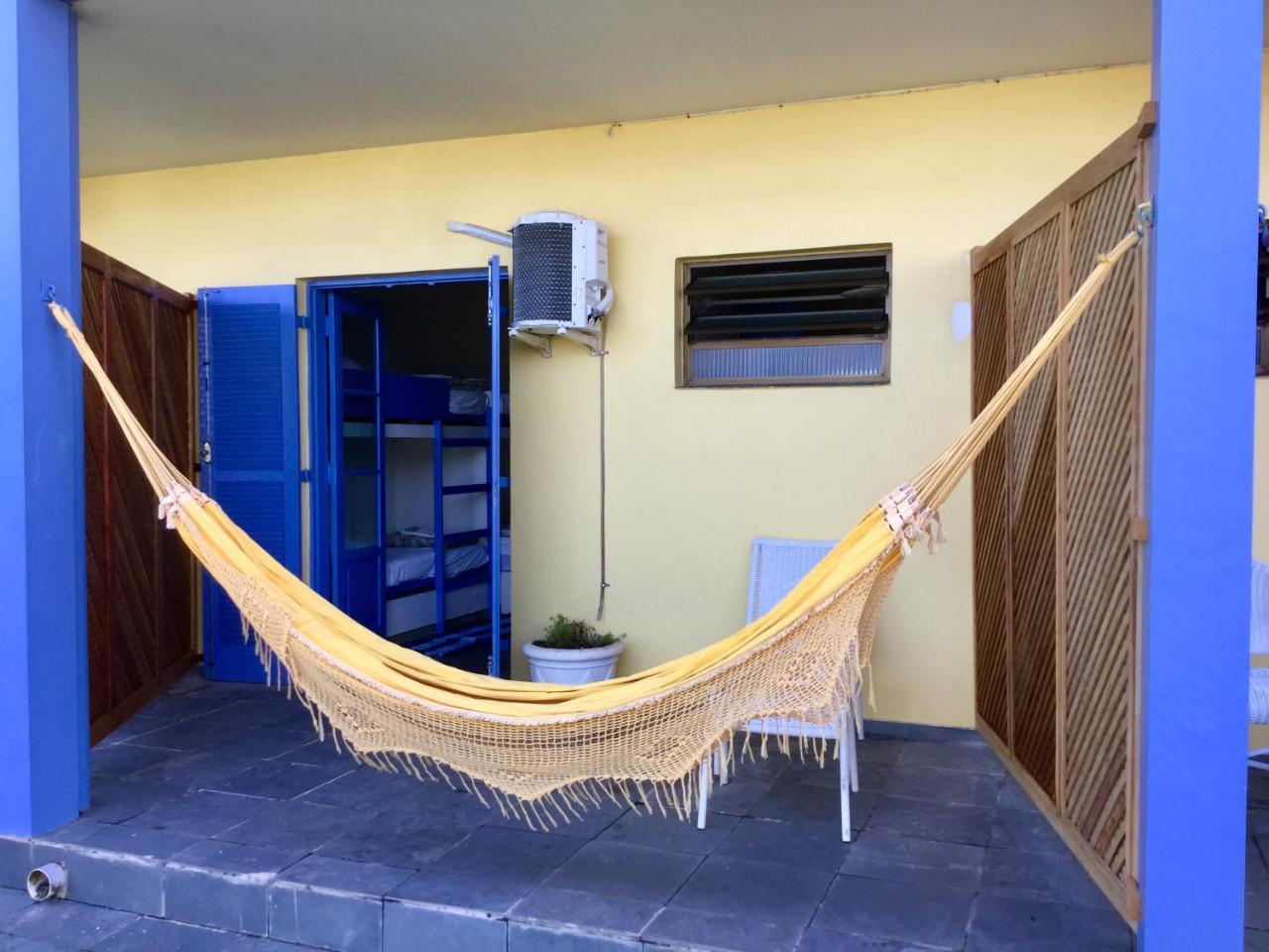 Quarto Família com Vista Lateral do Mar