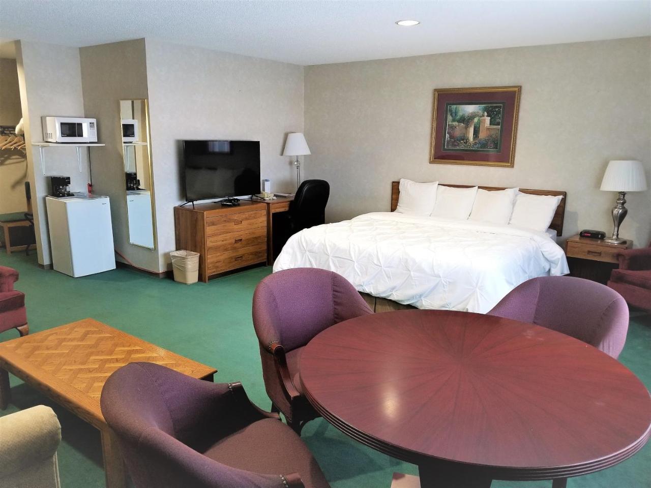 Deluxe King Room