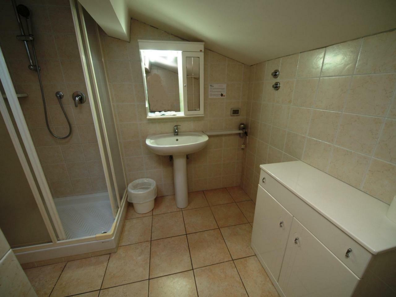 2 Camere Adiacenti