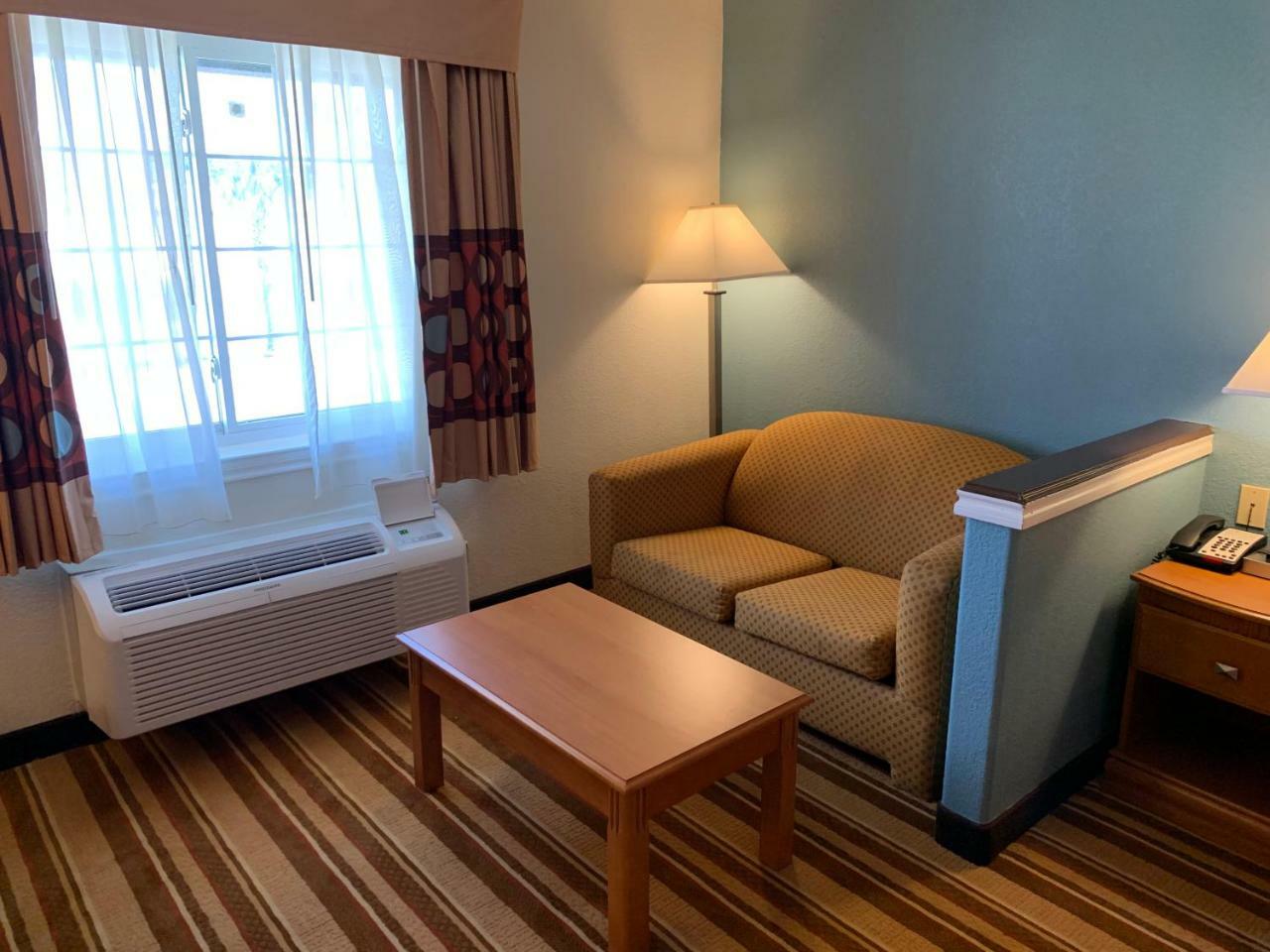 King Room - Non-Smoking
