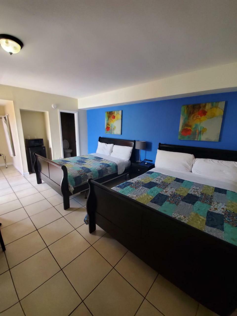 Doppelzimmer mit 2 Doppelbetten