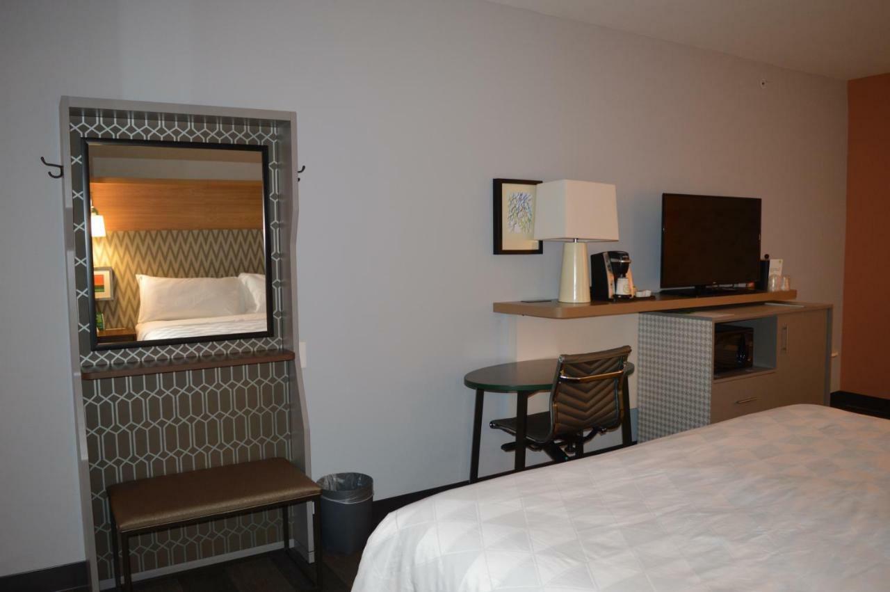 Premium King Room - Communication Accessible