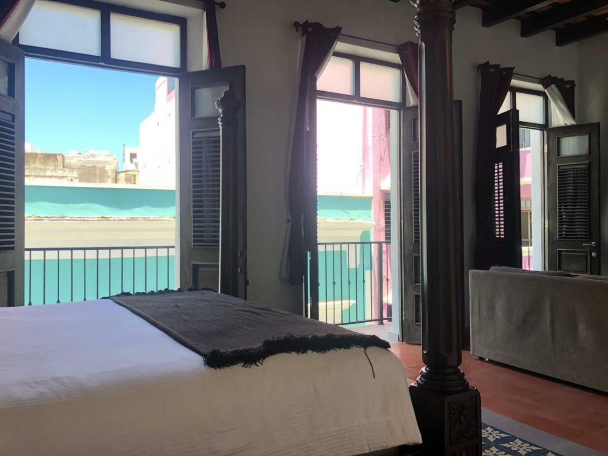 Deluxe Balcony Suite