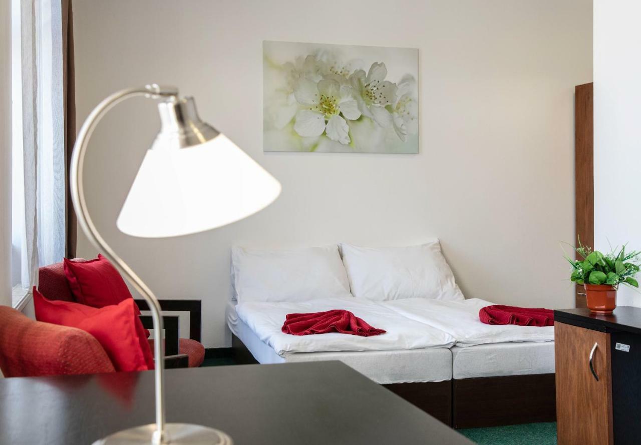Dreibettzimmer mit eigenem Bad