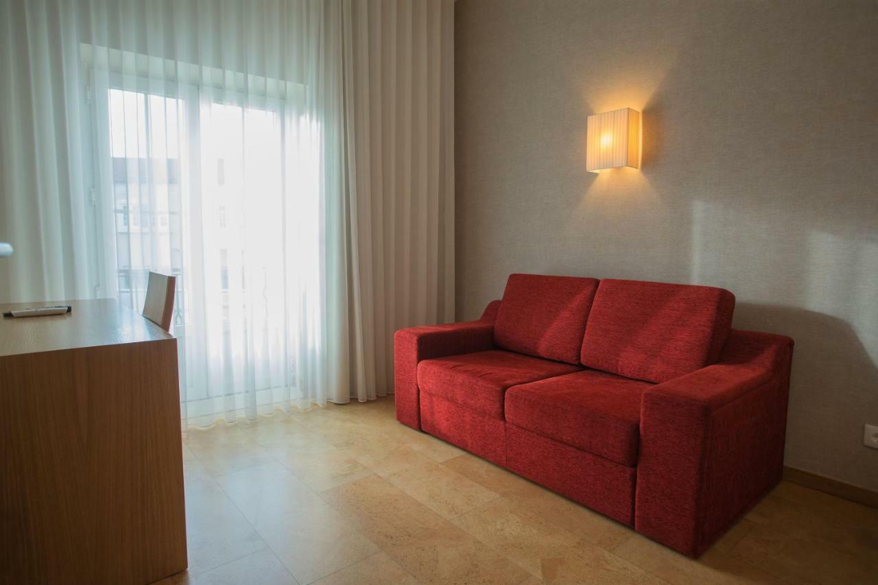 Standard Suite,1552810183:JPEG