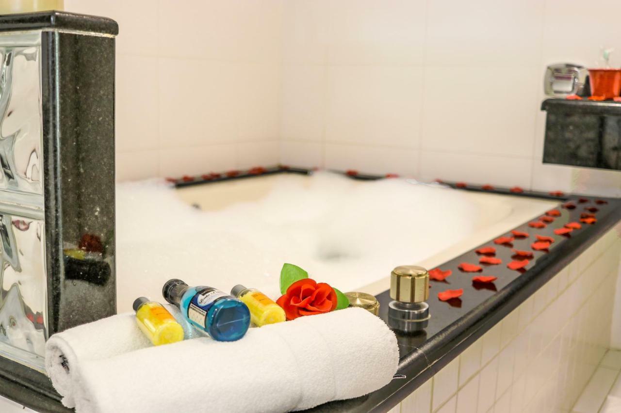 Suíte Deluxe com Banheira de Hidromassagem