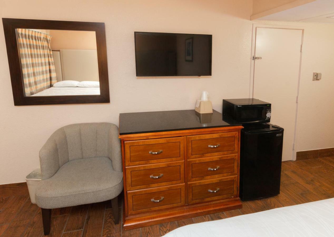 Two Double Beds Nonsmoking
