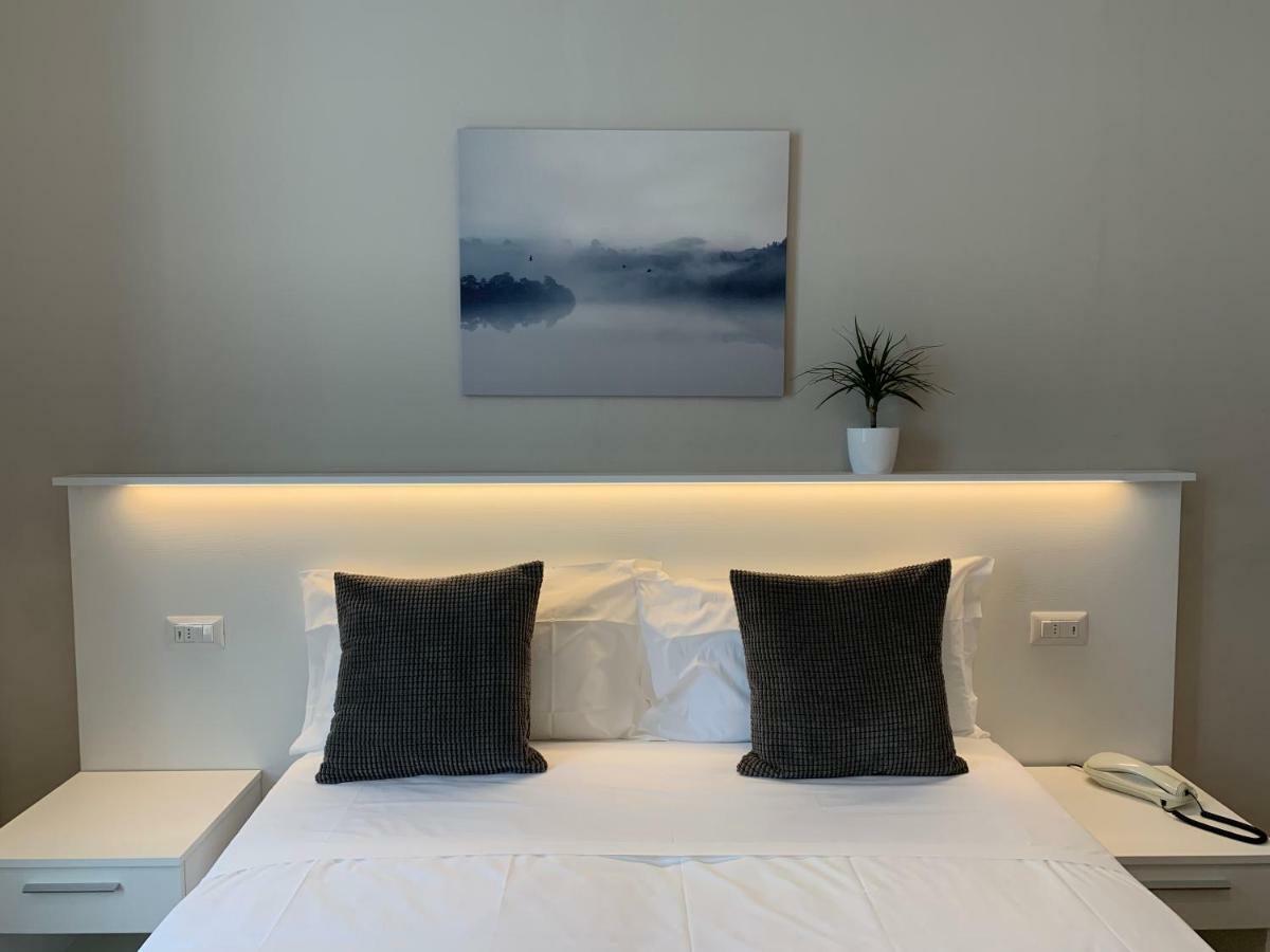 Doppel-/Zweibettzimmer mit Gartenblick