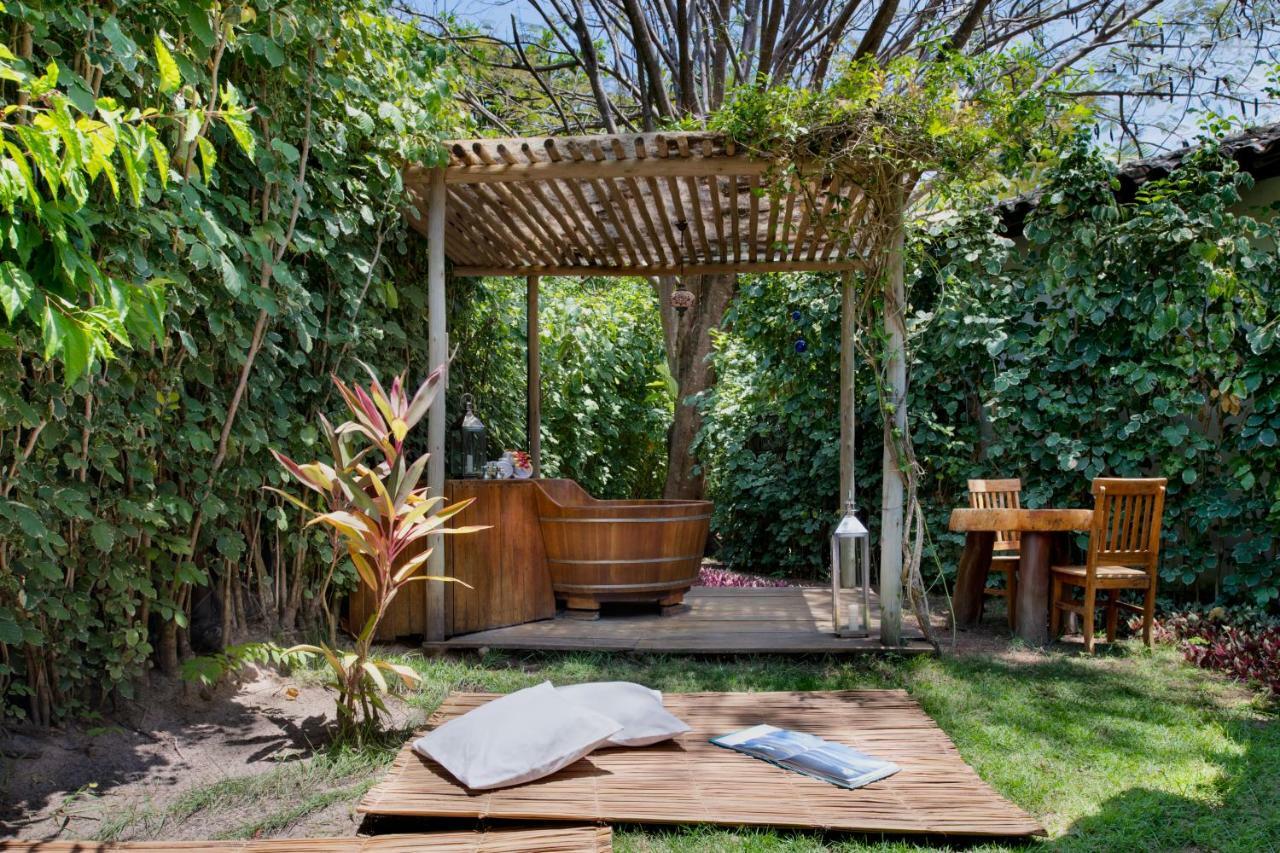 Bangalô com Banheira e Vista do Jardim