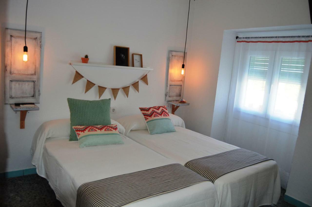 Zweibettzimmer mit eigenem Bad außerhalb des Zimmers