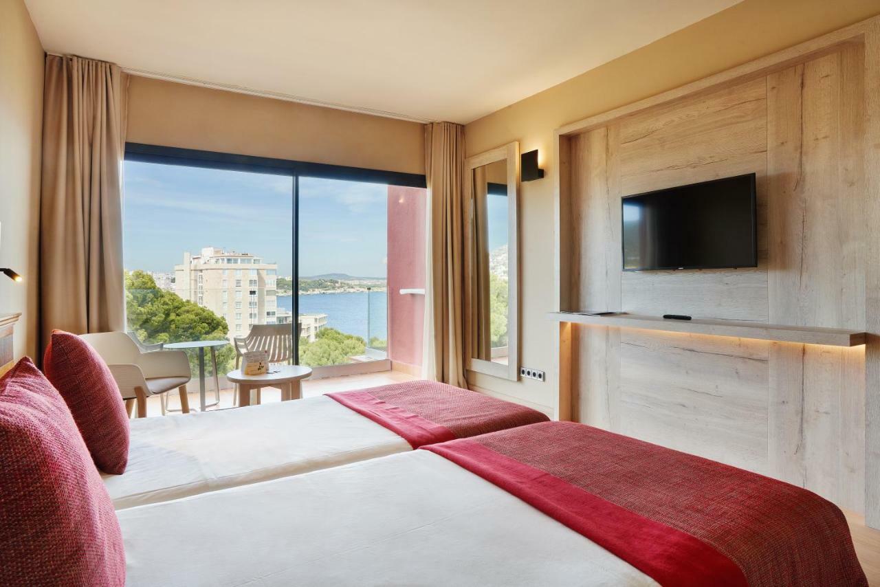 Habitación Doble con balcón y vistas parciales al mar - 2 camas individuales