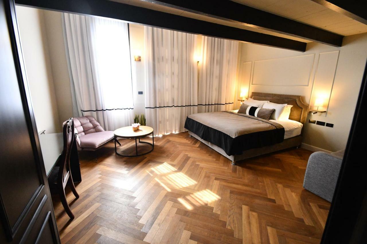 Chambre Triple Supérieure (2 Personnes Maximum)