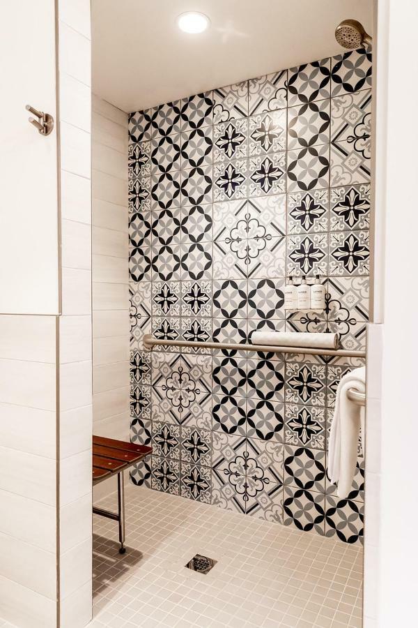 King Room with Roll-In Shower - Disability Access