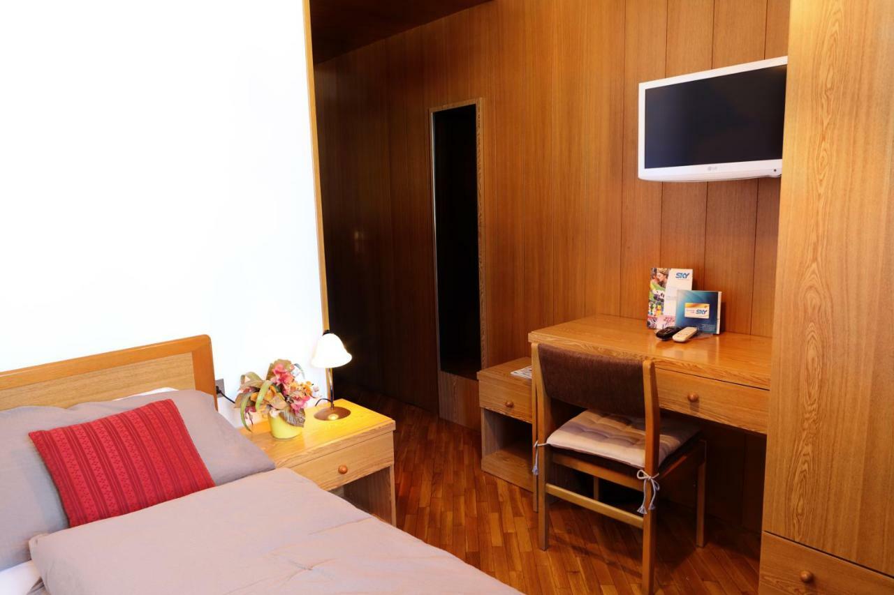 Single Room,1556037307:JPEG