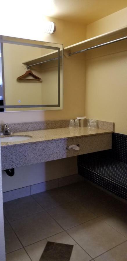 King Room - Mobility Access/Non-Smoking
