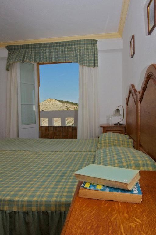 Quarto Família (2 Adultos + 2 Crianças)