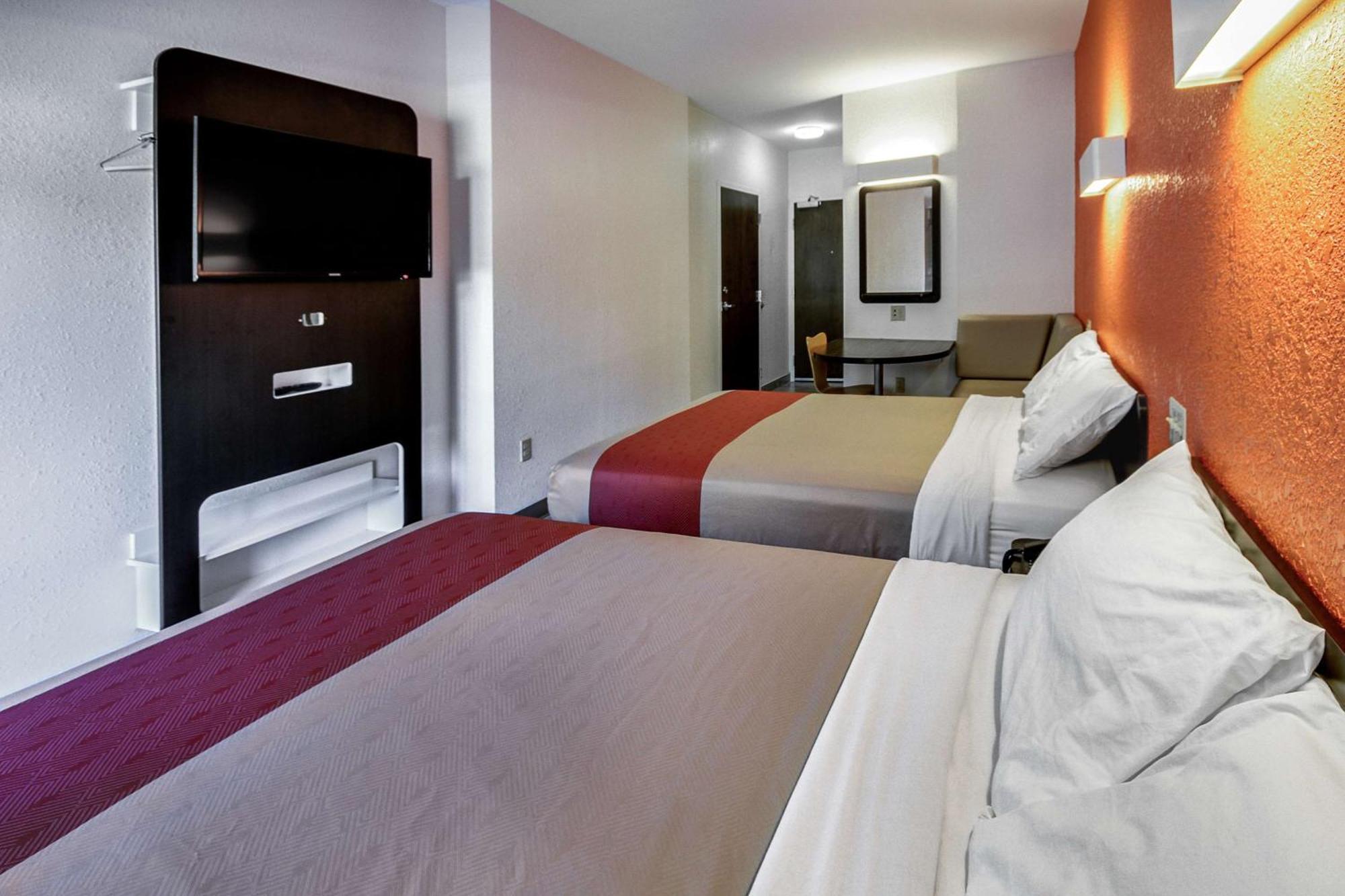 Queen Room with Two Queen Beds - Disability Access - Non-Smoking