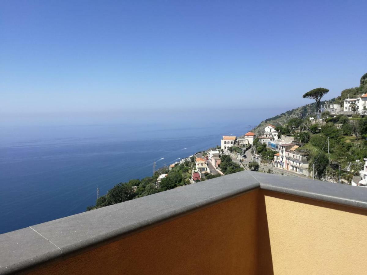 Camera Matrimoniale Deluxe con Balcone e Vista Mare
