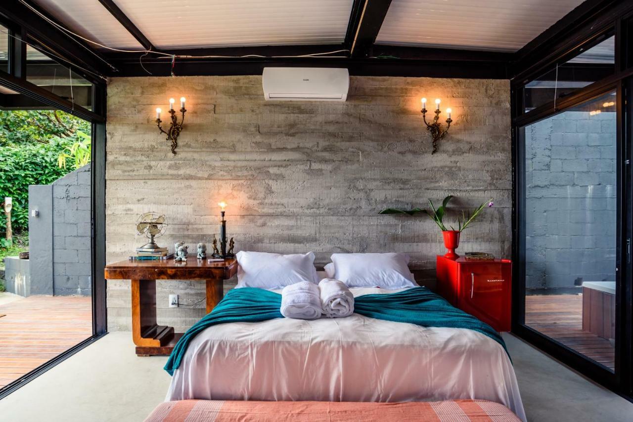 Suíte Deluxe com Banheira de Hidromassagem e Vista do Mar
