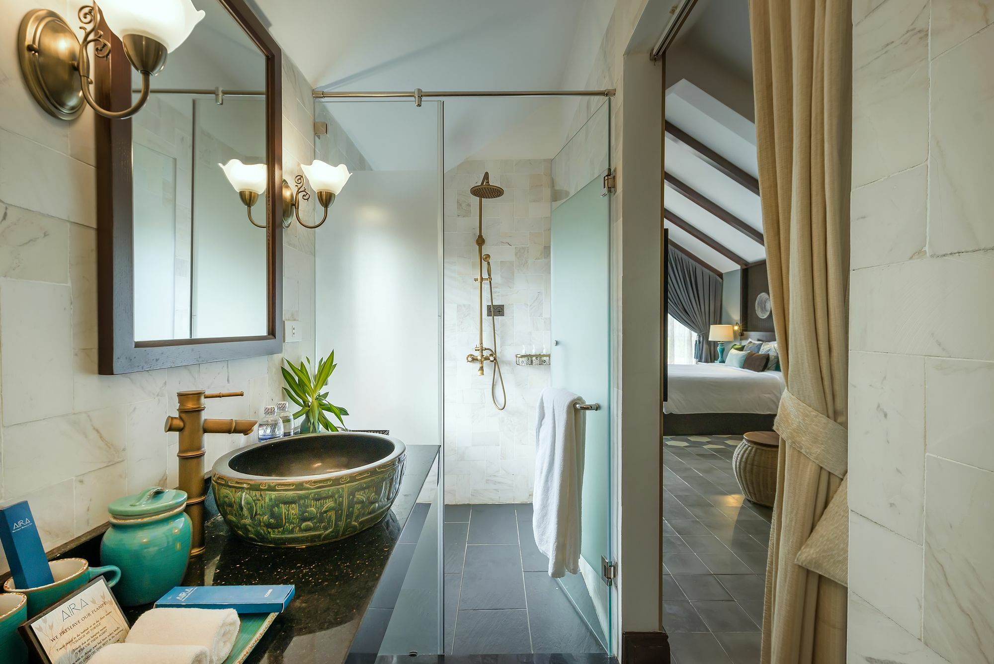 Suite im Dachgeschoss mit Balkon