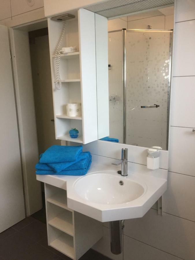 Doppel-/Zweibettzimmer mit eigenem Bad