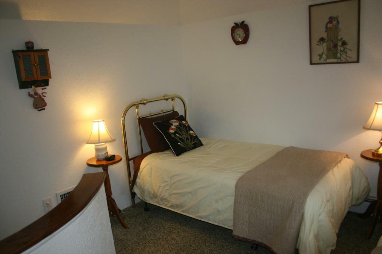 Double or Twin Room with Private Bathroom