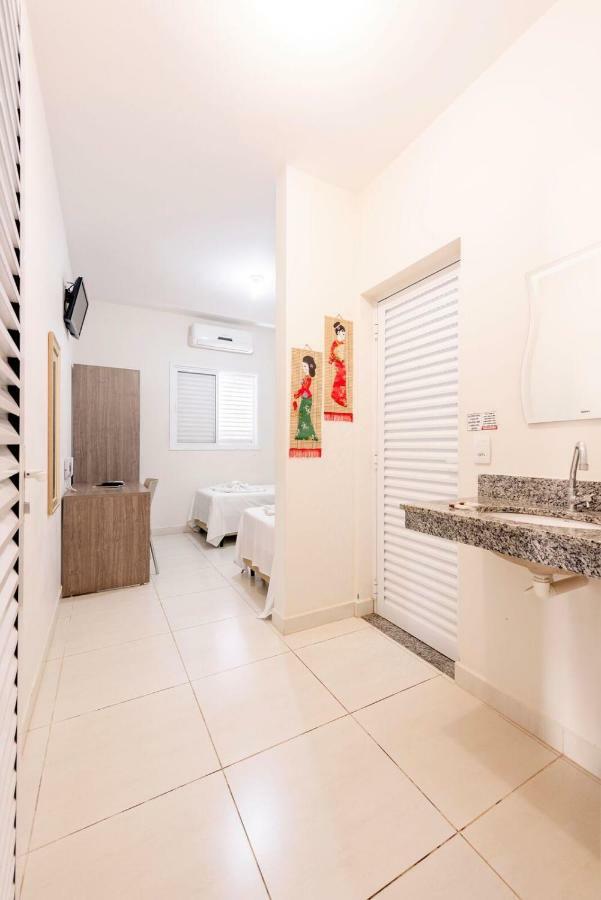 Quarto com 2 Camas de Solteiro