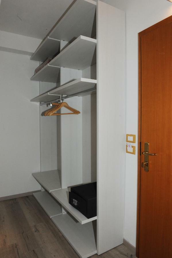 Camera Deluxe Doppia con Letti Singoli con Vista Lago