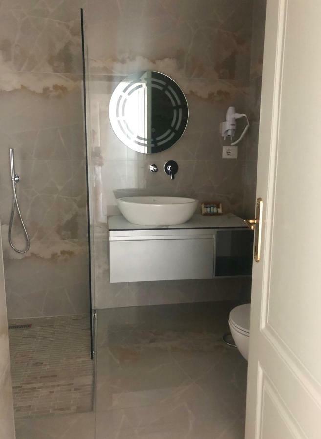 Deluxe Tweepersoonskamer met Zijdelings Uitzicht op Zee