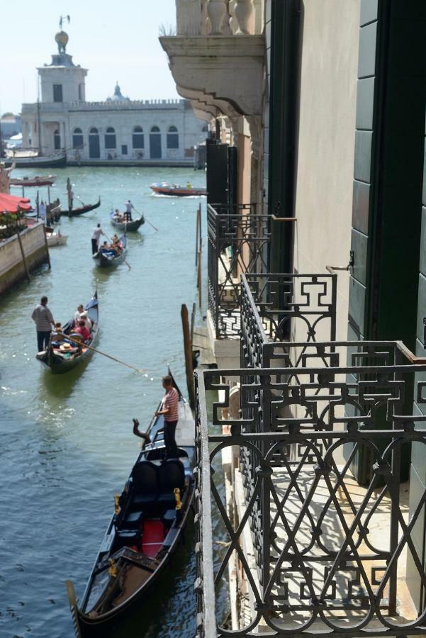 Suite com Vista Canal