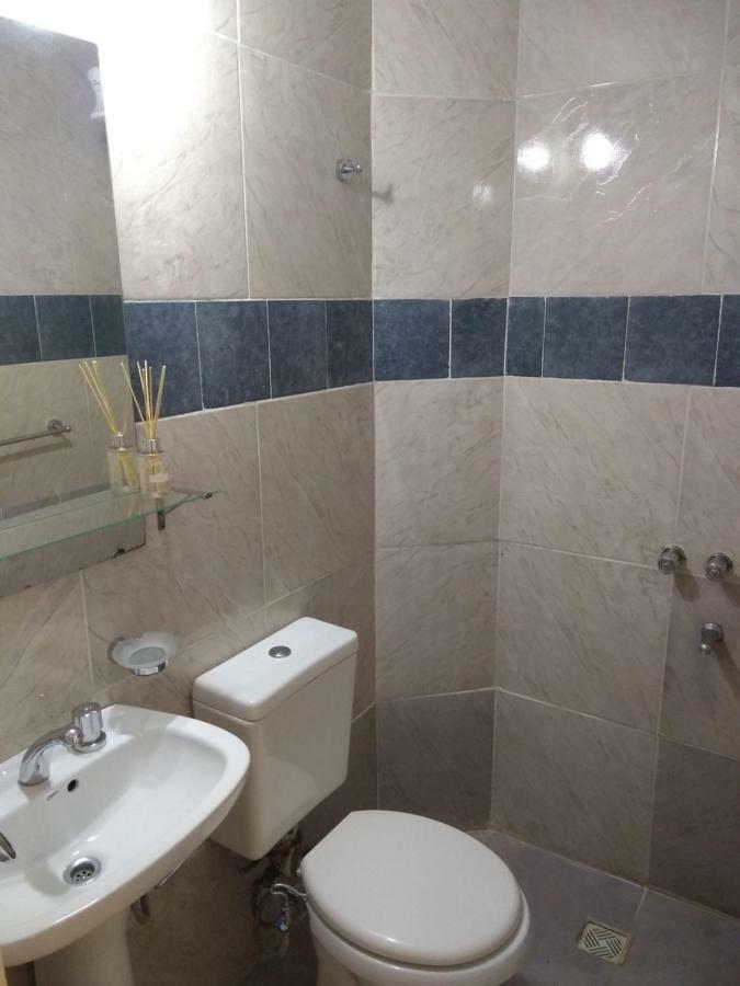 Quarto Individual com Banheiro Privativo