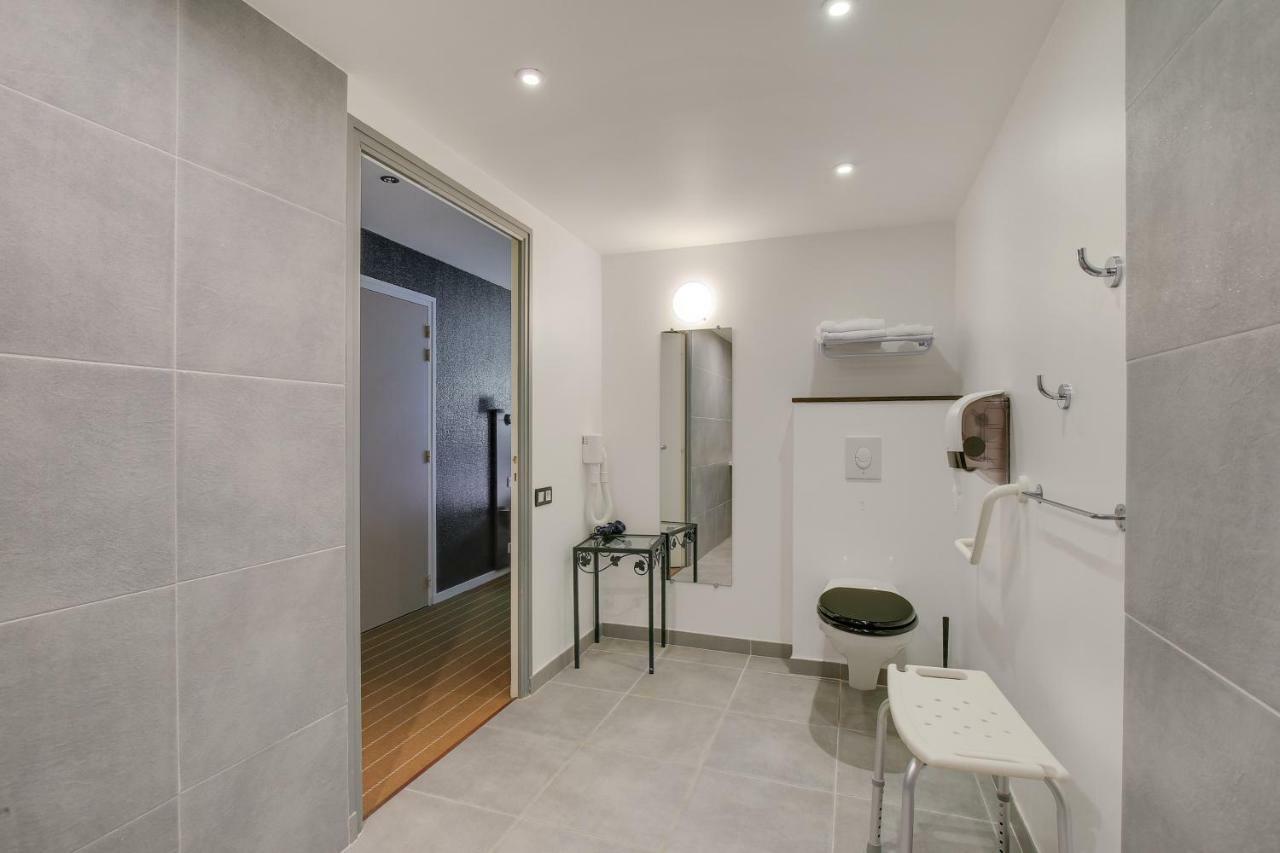 Chambre Double - Accessible aux Personnes à Mobilité Réduite