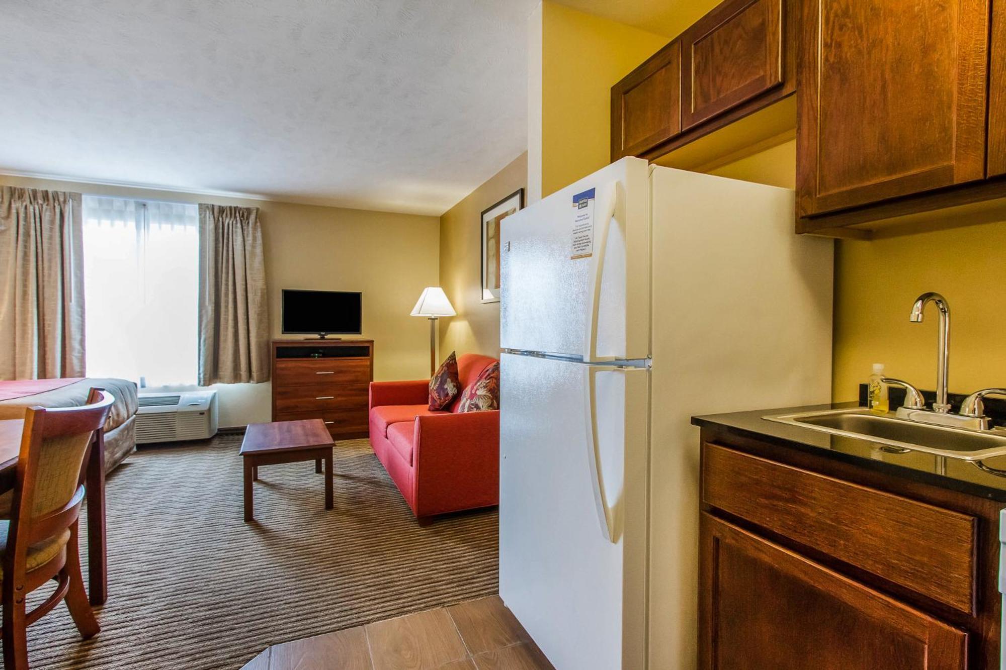 One-Bedroom Queen Suite with Sofa Bed - Non-Smoking