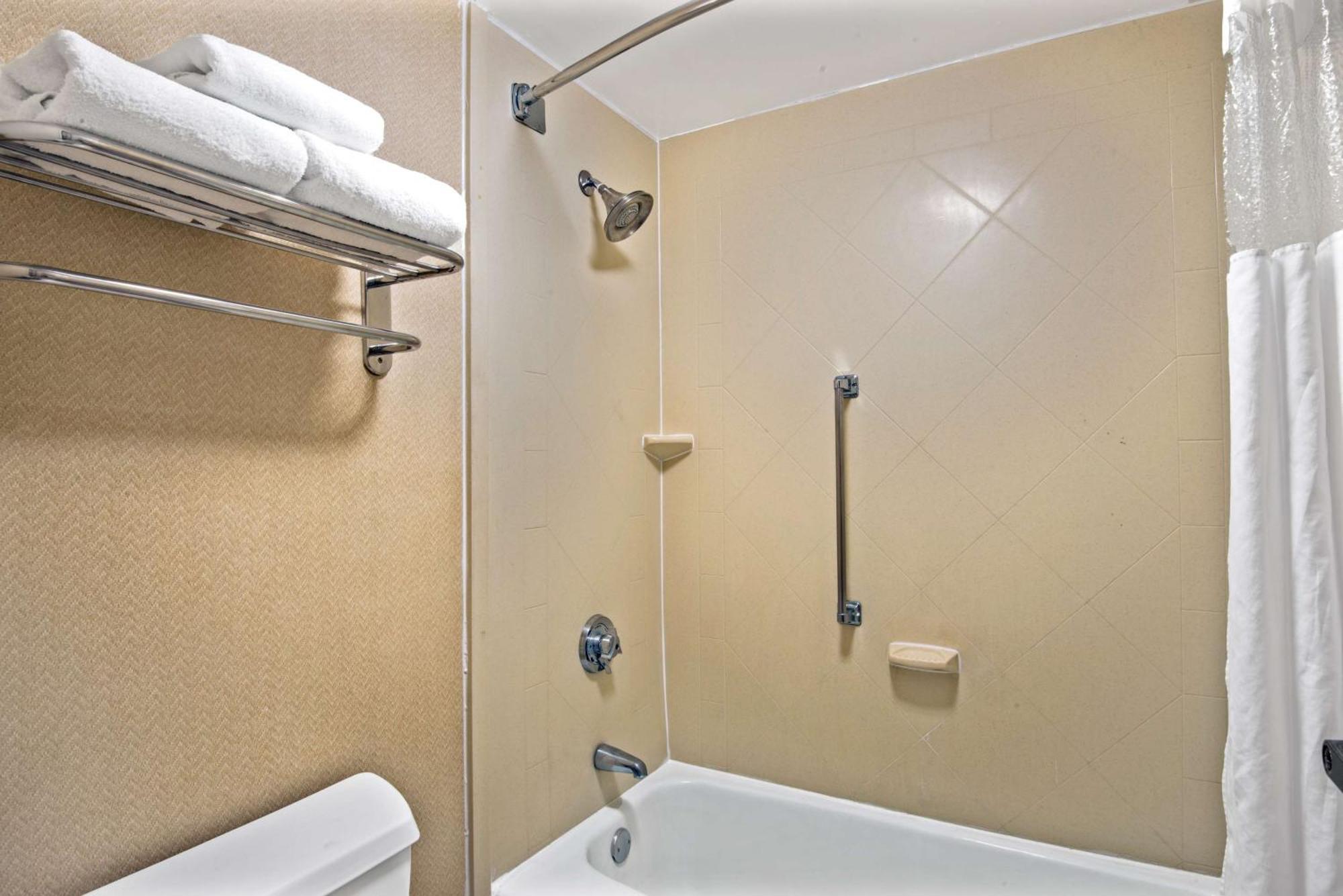 Double Room with Two Double Beds - Non-Smoking