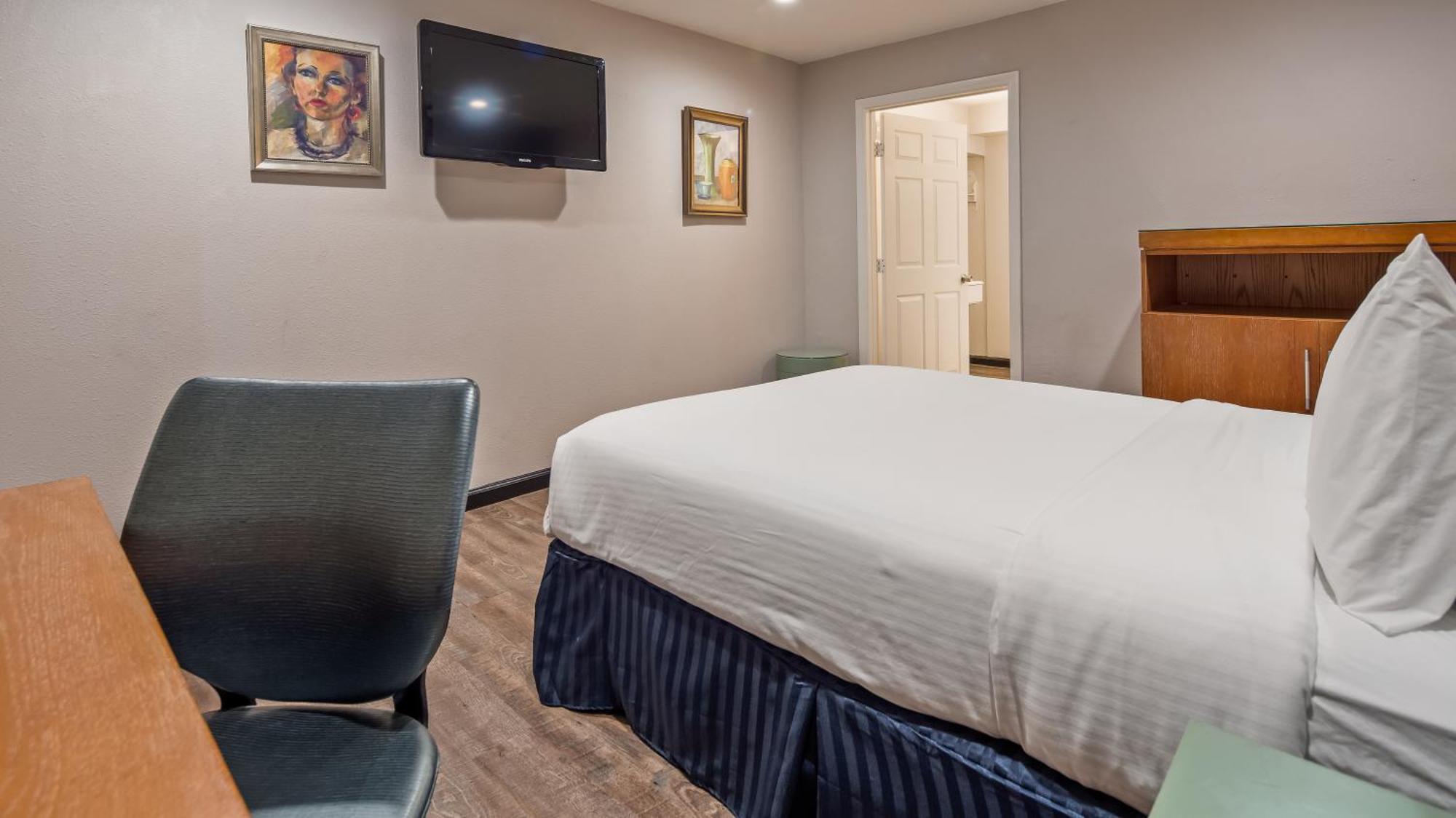 Queen Room - Disability Access - Roll in Shower