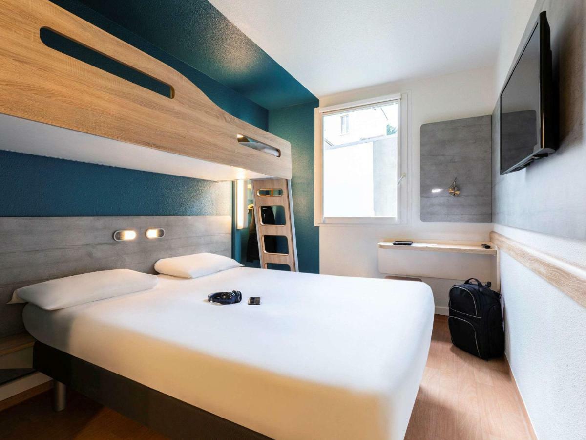 Room with One Queen Bed and One Bunk Bed,1038625756:JPEG