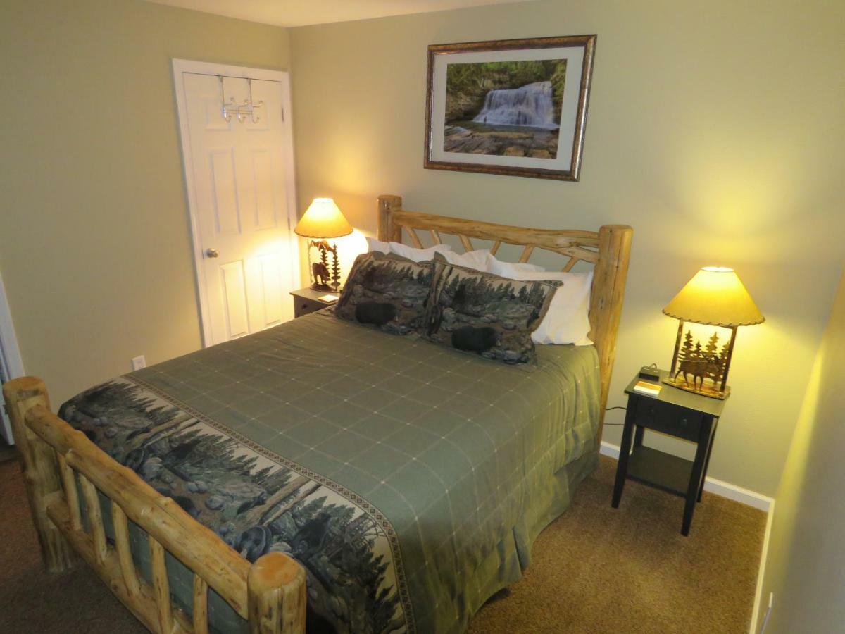 Deluxe Cottage Cabin # 4
