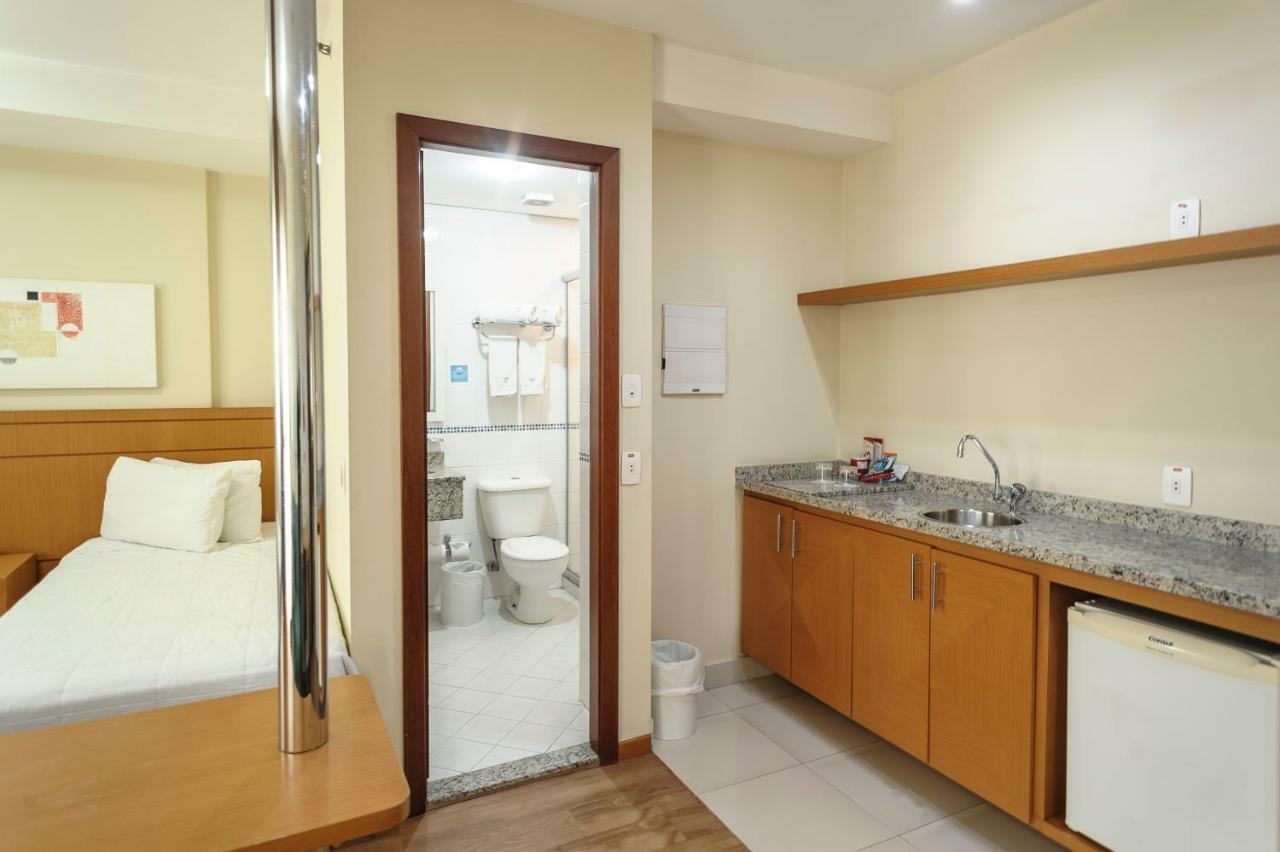 Quarto Duplo com Cama de Casal