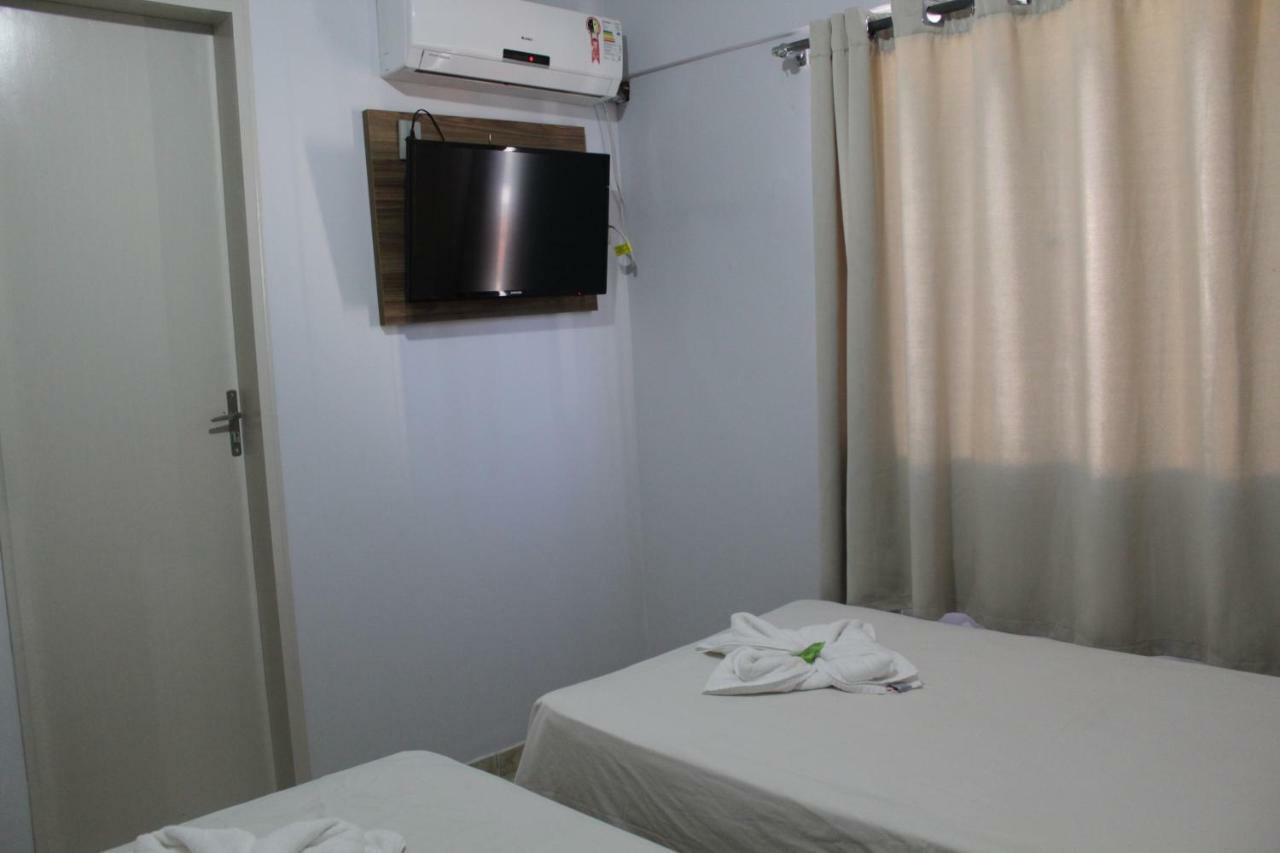 Quarto com 2 Camas de Solteiro